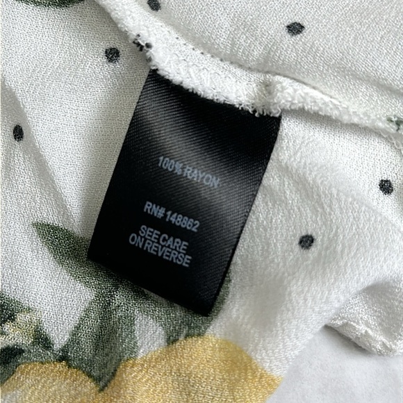 Torrid 00/0 M/L 10/12 Women’s Crepe Shirttail Kimono in Sweet Lemons 3/4 Sleeves - Picture 7 of 11